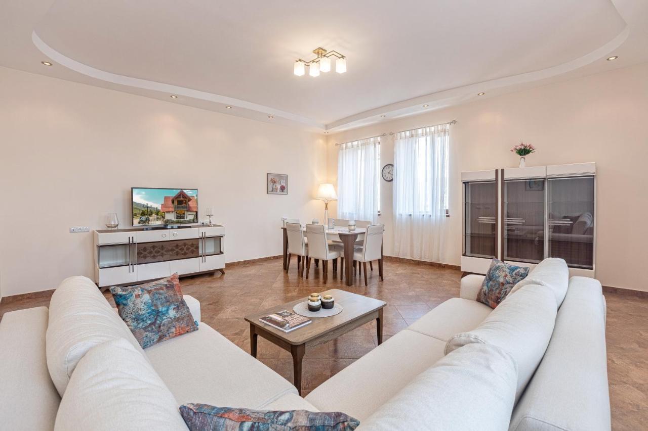 Stay Inn Apartments On Amiryan 4-6 Єреван Екстер'єр фото