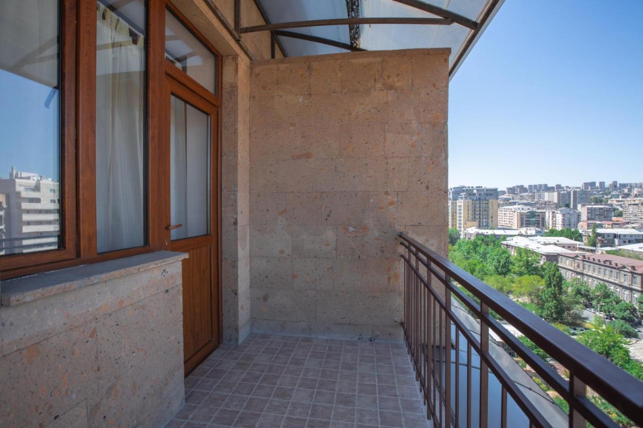 Stay Inn Apartments On Amiryan 4-6 Єреван Екстер'єр фото
