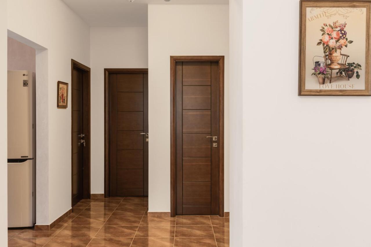 Stay Inn Apartments On Amiryan 4-6 Єреван Екстер'єр фото