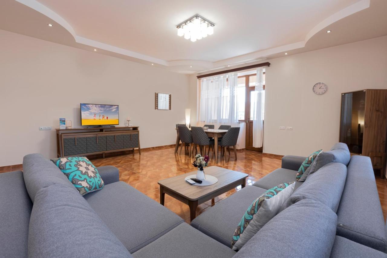 Stay Inn Apartments On Amiryan 4-6 Єреван Екстер'єр фото